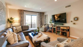 Charming & Comfy Condo in the Heart of Old Town!
